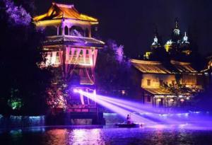 【重磅】今晚，國際光影藝術(shù)節(jié)點燈儀式在天鵝湖濕地公園舉行！